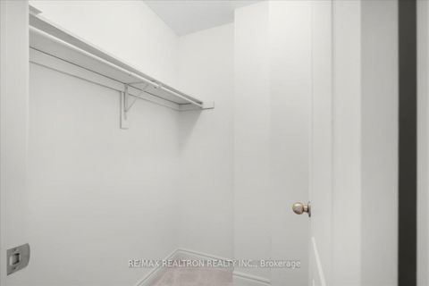 Photo 22 at 17 - 8 Eaton Park Lane, L'Amoreaux, Toronto