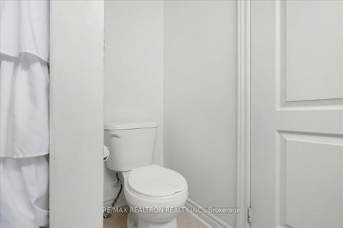 Photo 24 at 17 - 8 Eaton Park Lane, L'Amoreaux, Toronto