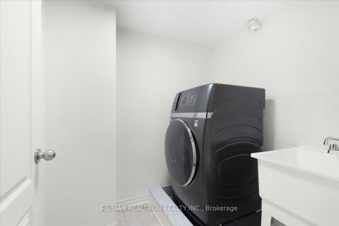 Photo 25 at 17 - 8 Eaton Park Lane, L'Amoreaux, Toronto