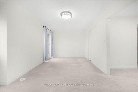 Photo 30 at 17 - 8 Eaton Park Lane, L'Amoreaux, Toronto