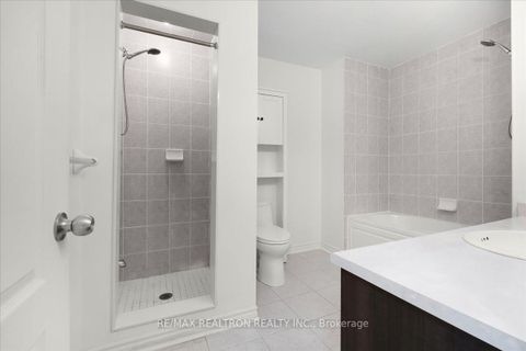 Photo 33 at 17 - 8 Eaton Park Lane, L'Amoreaux, Toronto