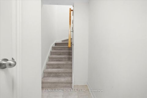 Photo 35 at 17 - 8 Eaton Park Lane, L'Amoreaux, Toronto