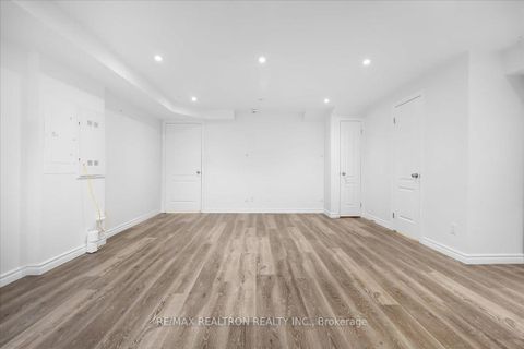 Photo 39 at 17 - 8 Eaton Park Lane, L'Amoreaux, Toronto