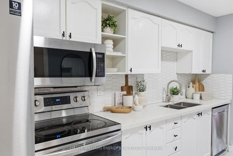 Photo 5 at 332 Elgin Street W, McLaughlin, Oshawa