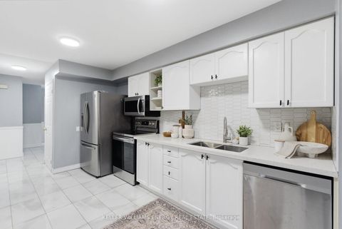 Photo 8 at 332 Elgin Street W, McLaughlin, Oshawa