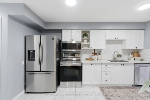 Photo 9 at 332 Elgin Street W, McLaughlin, Oshawa