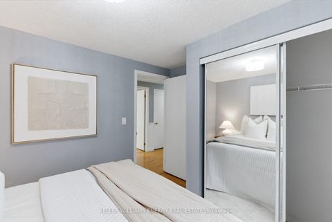 Photo 18 at 332 Elgin Street W, McLaughlin, Oshawa