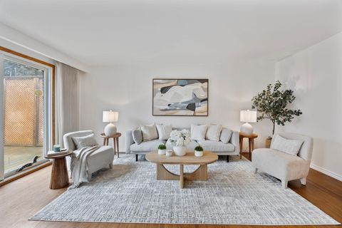 Photo 3 at 30 Bledlow Manor Drive, Guildwood, Toronto