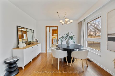 Photo 5 at 30 Bledlow Manor Drive, Guildwood, Toronto