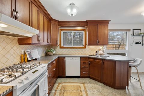 Photo 8 at 30 Bledlow Manor Drive, Guildwood, Toronto