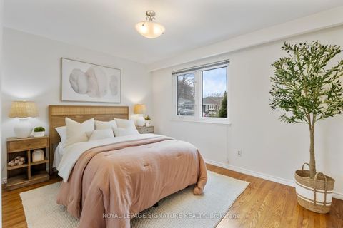 Photo 9 at 30 Bledlow Manor Drive, Guildwood, Toronto