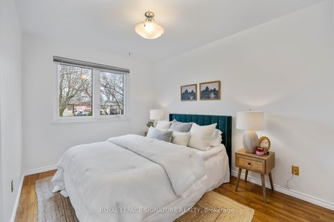 Photo 11 at 30 Bledlow Manor Drive, Guildwood, Toronto