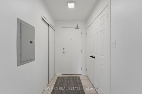 Photo 3 at 109 - 106 Aspen Springs Drive, Bowmanville, Clarington