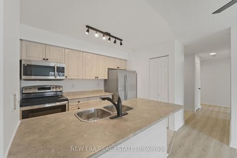 Photo 16 at 109 - 106 Aspen Springs Drive, Bowmanville, Clarington