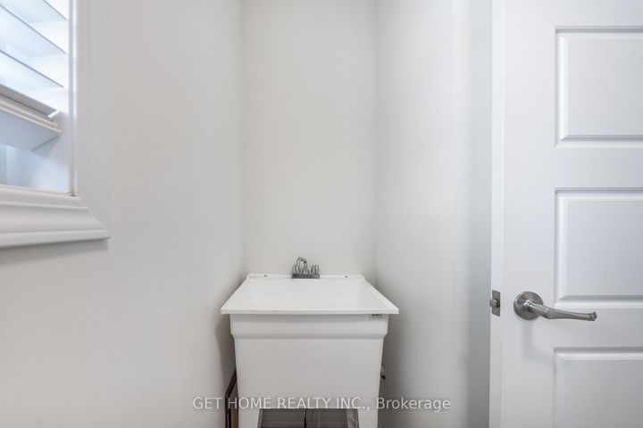 Photo 15 at 3489 Vernon Powell Drive, GO Glenorchy, Oakville