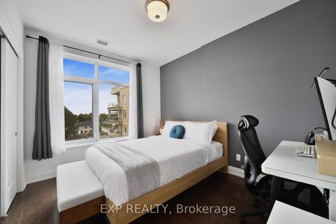 Photo 8 at 602A - 15277 Yonge Street, Aurora Village, Aurora