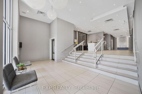 Photo 16 at 602A - 15277 Yonge Street, Aurora Village, Aurora