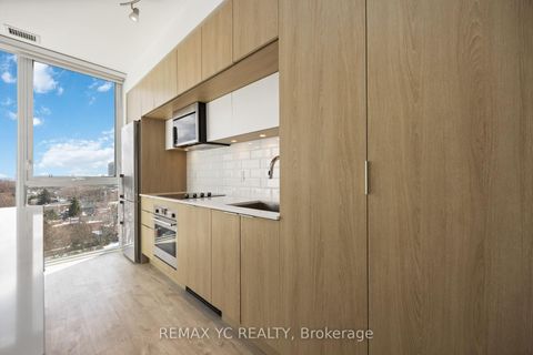 Photo 5 at 801 - 1 Belsize Drive, Mount Pleasant West, Toronto