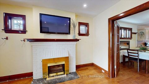 Photo 2 at 40 William Street, Weston, Toronto