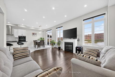 Photo 14 at 308 Windfields Farm Drive W, Windfields, Oshawa