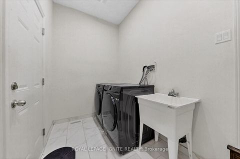 Photo 22 at 308 Windfields Farm Drive W, Windfields, Oshawa