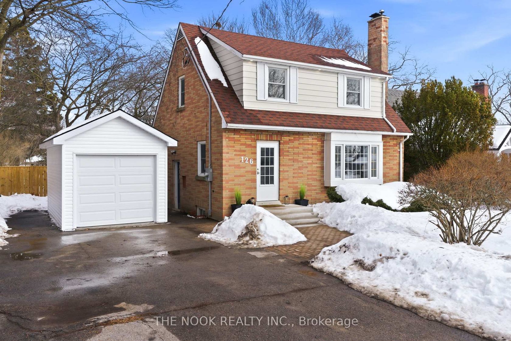126 Abbott Boulevard, Cobourg by Loree Meneguzzi Real Estate 126 Abbott Boulevard, Cobourg