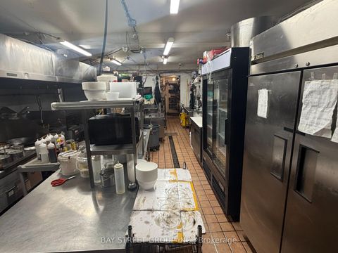 Photo 7 at 409 Spadina Avenue, Chinatown, Toronto