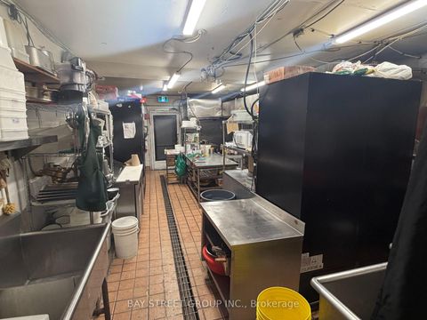 Photo 8 at 409 Spadina Avenue, Chinatown, Toronto