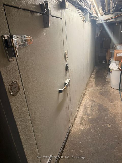 Photo 13 at 409 Spadina Avenue, Chinatown, Toronto