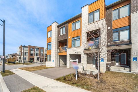 Photo 2 at 162 Vantage Loop, Woodland Hill, Newmarket