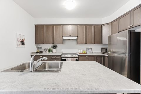 Photo 8 at 162 Vantage Loop, Woodland Hill, Newmarket