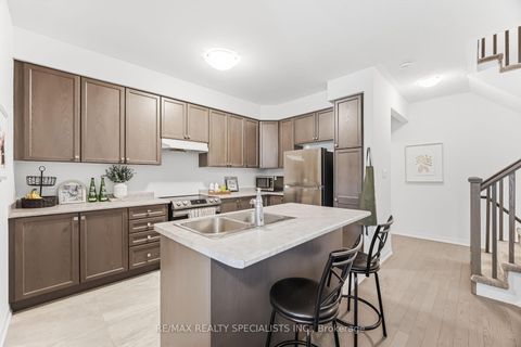 Photo 9 at 162 Vantage Loop, Woodland Hill, Newmarket