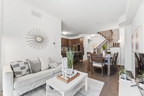 Photo 13 at 162 Vantage Loop, Woodland Hill, Newmarket