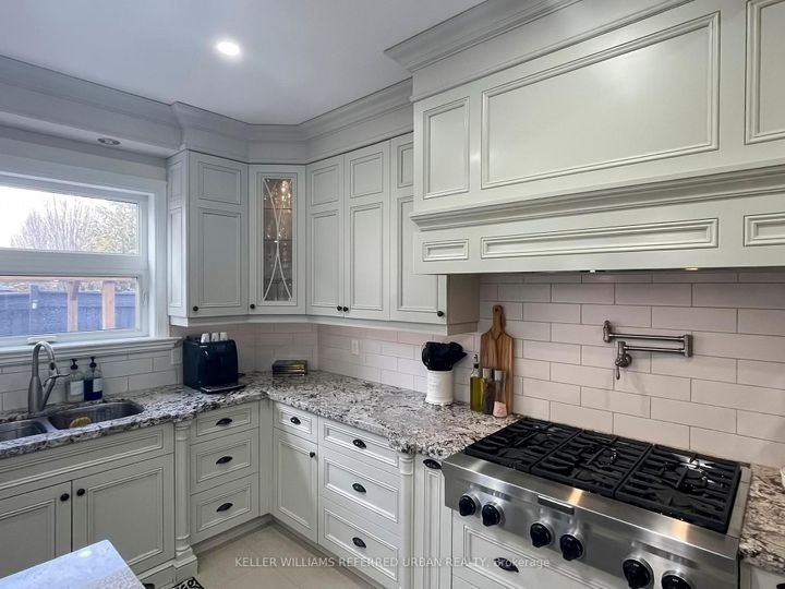 Photo 16 at 208 Maria Antonia Road, Vellore Village, Vaughan