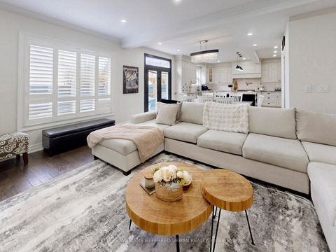 Photo 8 at 208 Maria Antonia Road, Vellore Village, Vaughan