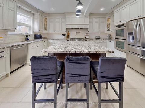 Photo 14 at 208 Maria Antonia Road, Vellore Village, Vaughan