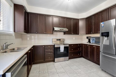 Photo 8 at 4 Bill Hutchinson Crescent, Bowmanville, Clarington