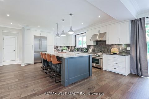 Photo 3 at 18 Windy Ridge Drive, Scarborough Village, Toronto