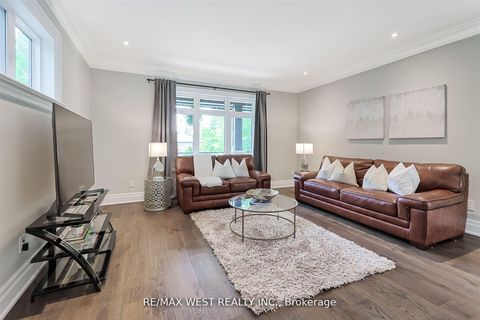 Photo 6 at 18 Windy Ridge Drive, Scarborough Village, Toronto