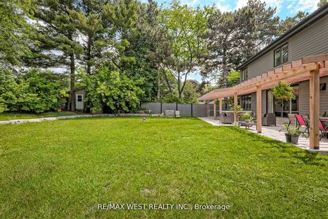 Photo 36 at 18 Windy Ridge Drive, Scarborough Village, Toronto