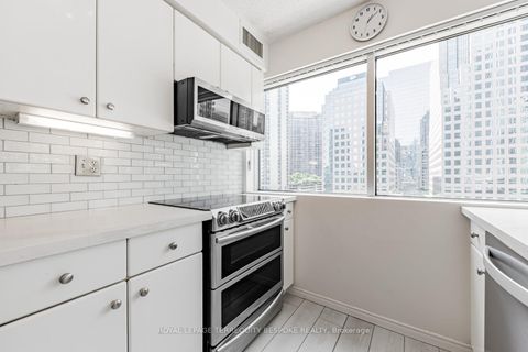 Photo 8 at 811 - 10 Queens Quay W, Waterfront Communities C1, Toronto