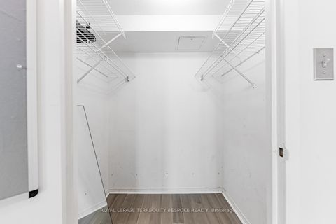 Photo 16 at 811 - 10 Queens Quay W, Waterfront Communities C1, Toronto