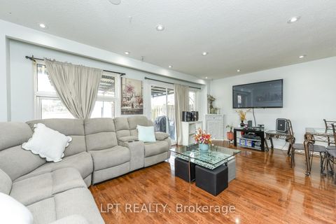 Photo 16 at 7101 Codlin Avenue, Malton, Mississauga