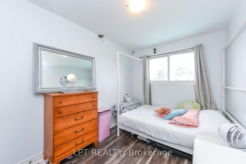 Photo 19 at 7101 Codlin Avenue, Malton, Mississauga