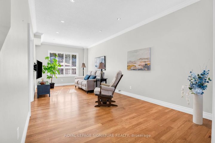 Photo 2 at 21 Bushberry Road, Snelgrove, Brampton