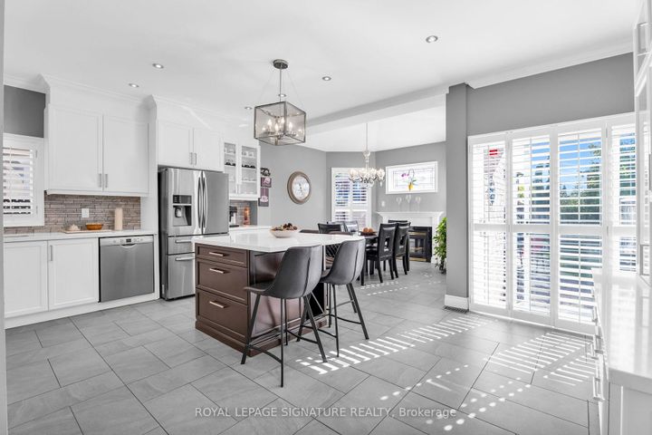 Photo 5 at 21 Bushberry Road, Snelgrove, Brampton