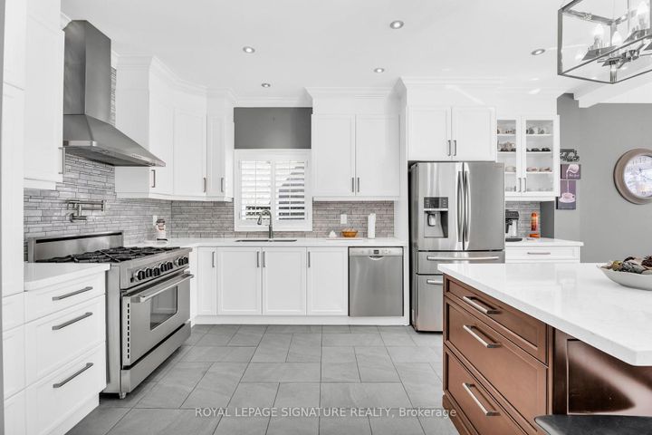 Photo 6 at 21 Bushberry Road, Snelgrove, Brampton