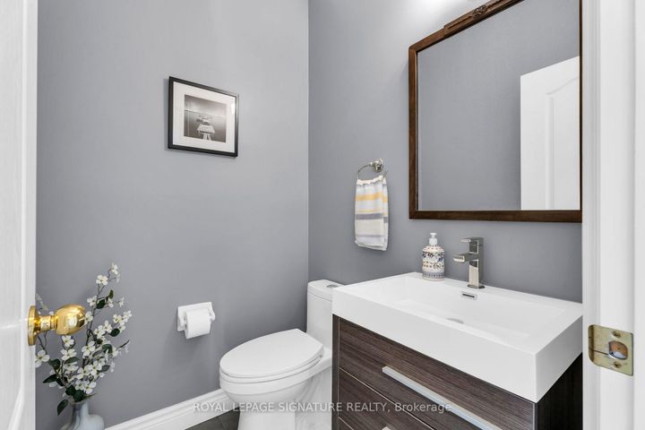 Photo 11 at 21 Bushberry Road, Snelgrove, Brampton