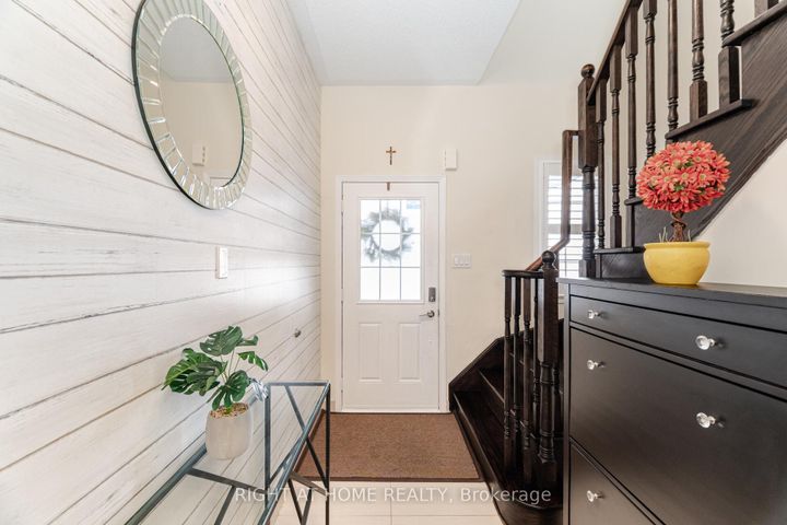 Photo 2 at 14 Duffel Crescent, Georgetown, Halton Hills