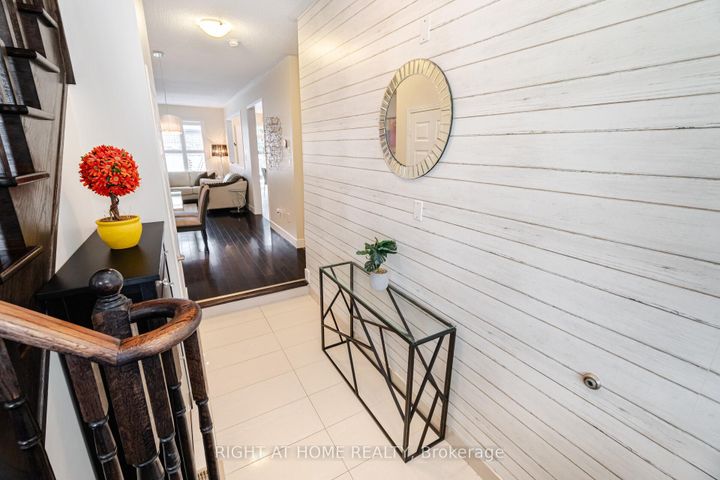 Photo 3 at 14 Duffel Crescent, Georgetown, Halton Hills